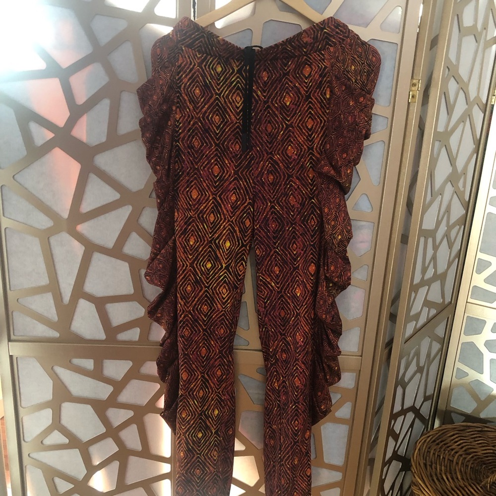 Sassy Jones Jogging suit - Picture 3 of 5